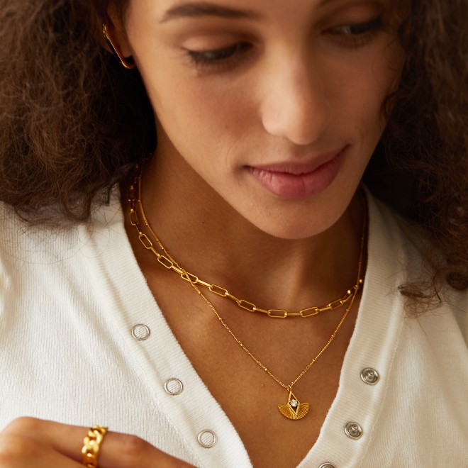 Fan-shaped Necklace